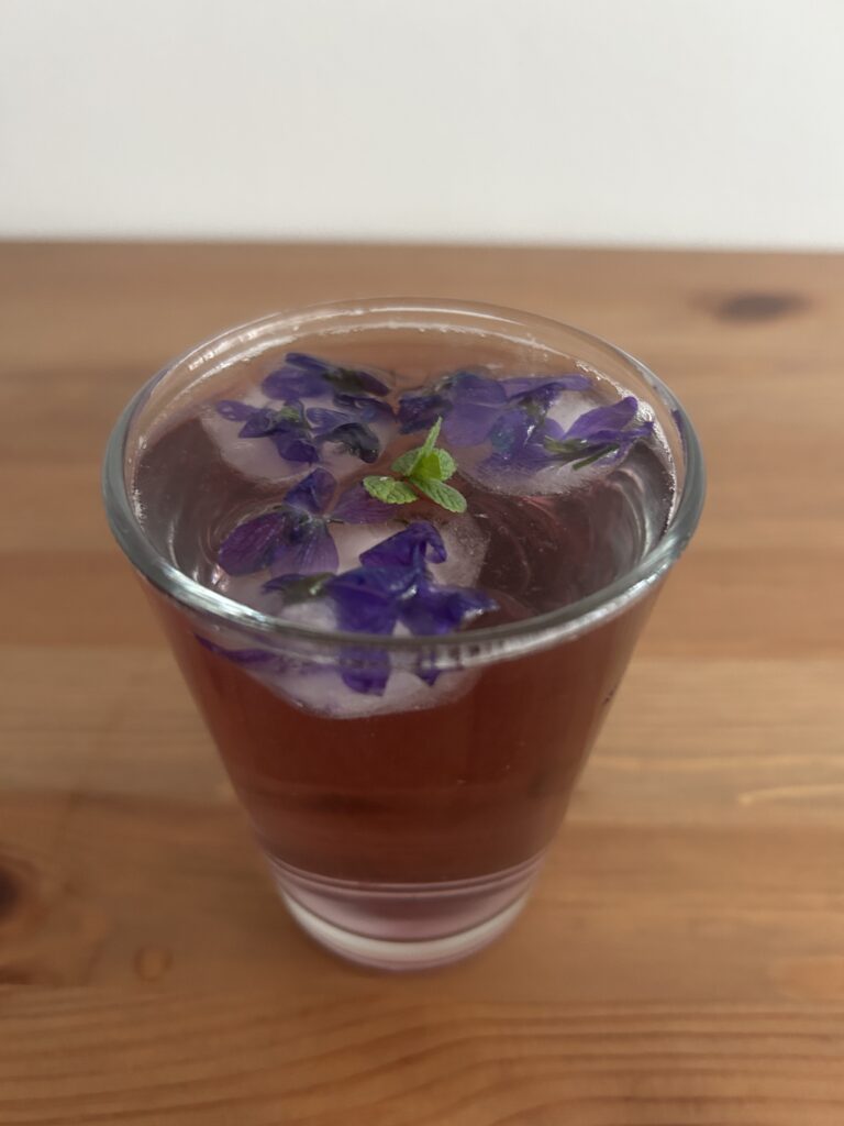 Áfonya szörp ibolyás jégkockával